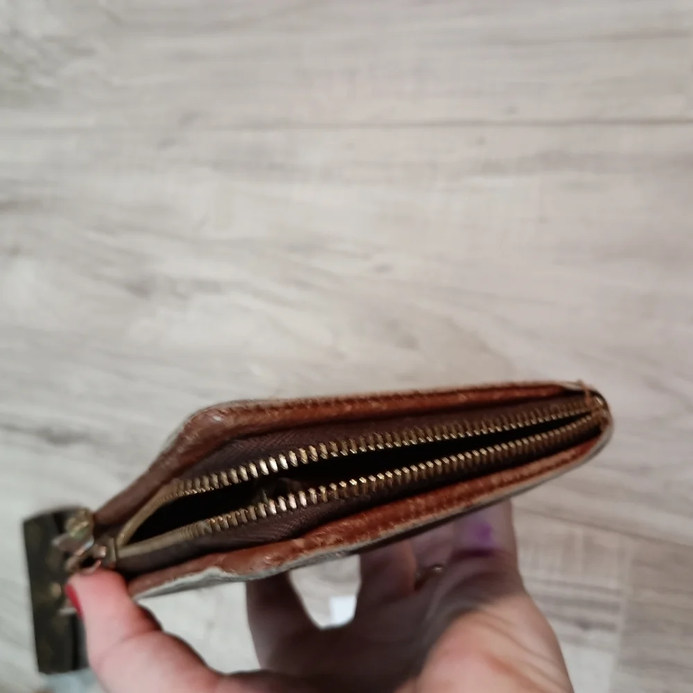 Louis Vuitton Long Round zipper Monogram Wallet